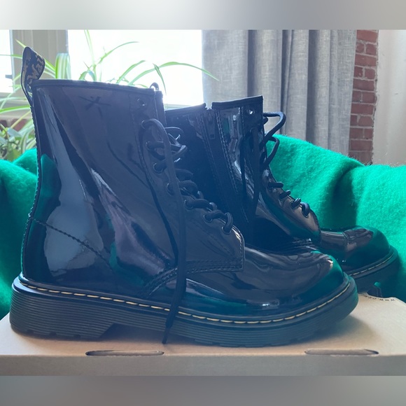 Dr Martens black patent Lamper boots - Picture 4 of 11